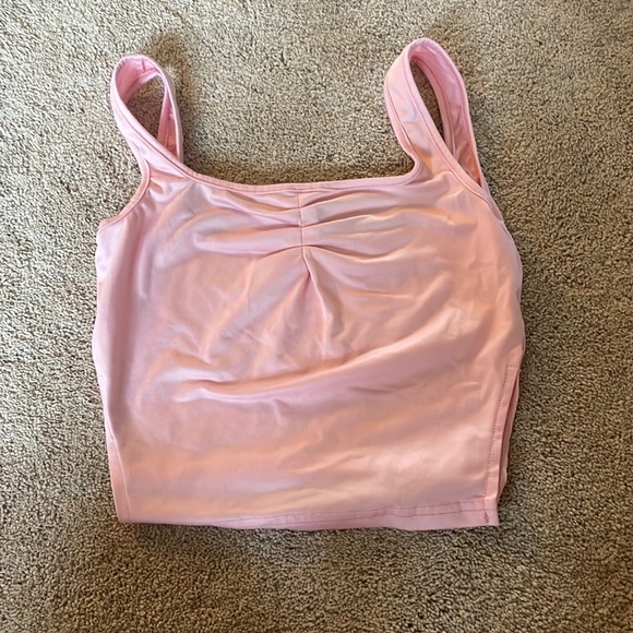 Light pink, silky cropped tank! - Picture 1 of 2